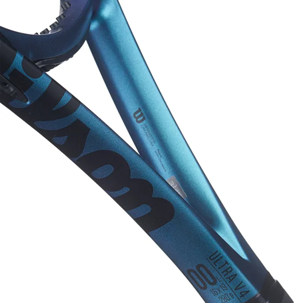 Wilson Ultra 100 V4 + Tour Backpack